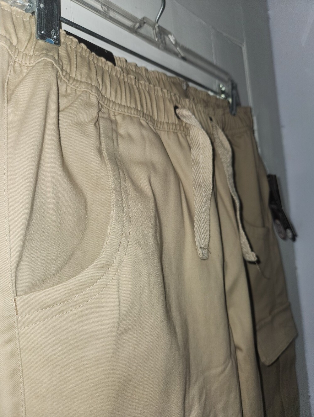 Galaxy by Harvic Women’s Cargo Jogger Pants Tan 4-Way Stretch- NWT Size S - Picture 6 of 6